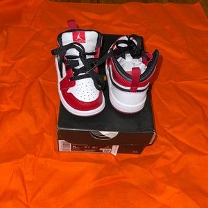 Jordan 1 Mid